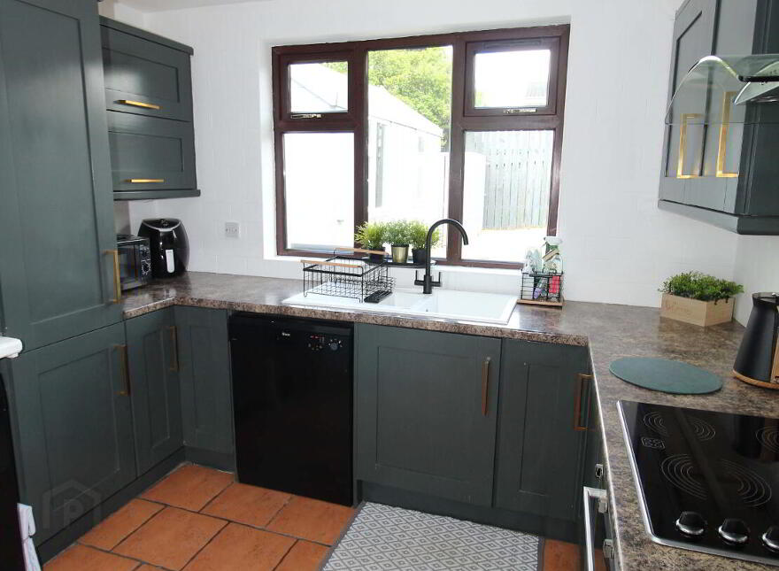 5 Tonagh Park, Lisburn, BT28 1DJ