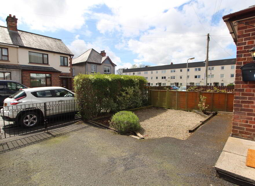 5 Tonagh Park, Lisburn, BT28 1DJ