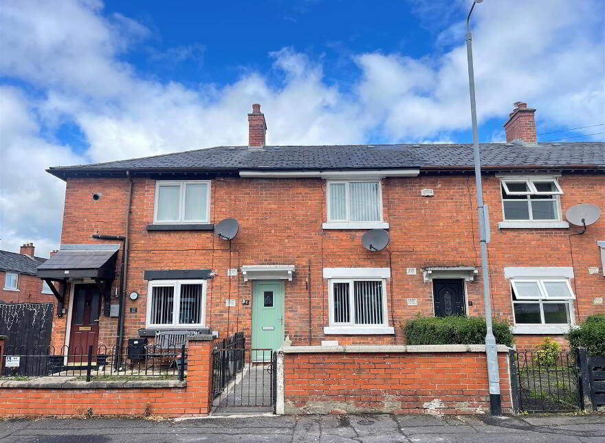 11 Donegall Parade, Belfast, BT12 6NW photo