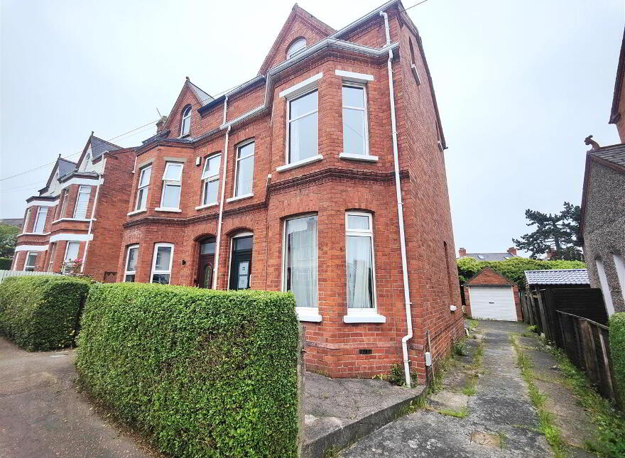 81 Victoria Gardens, Belfast, BT15 5DE photo