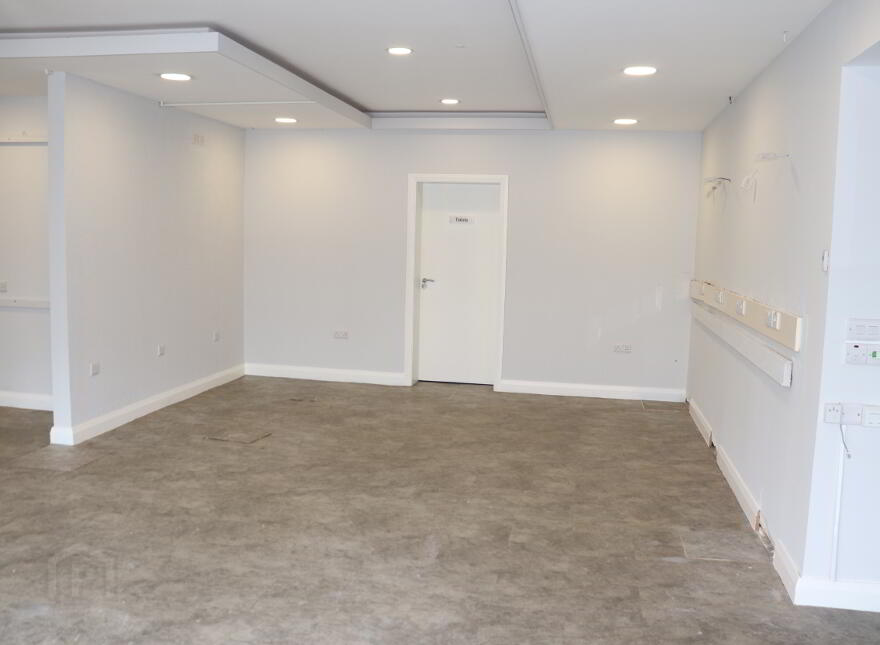 GROUND FLOOR Commercial Unit To Let, 6-8 The Square, Coalisland, BT71 4LN