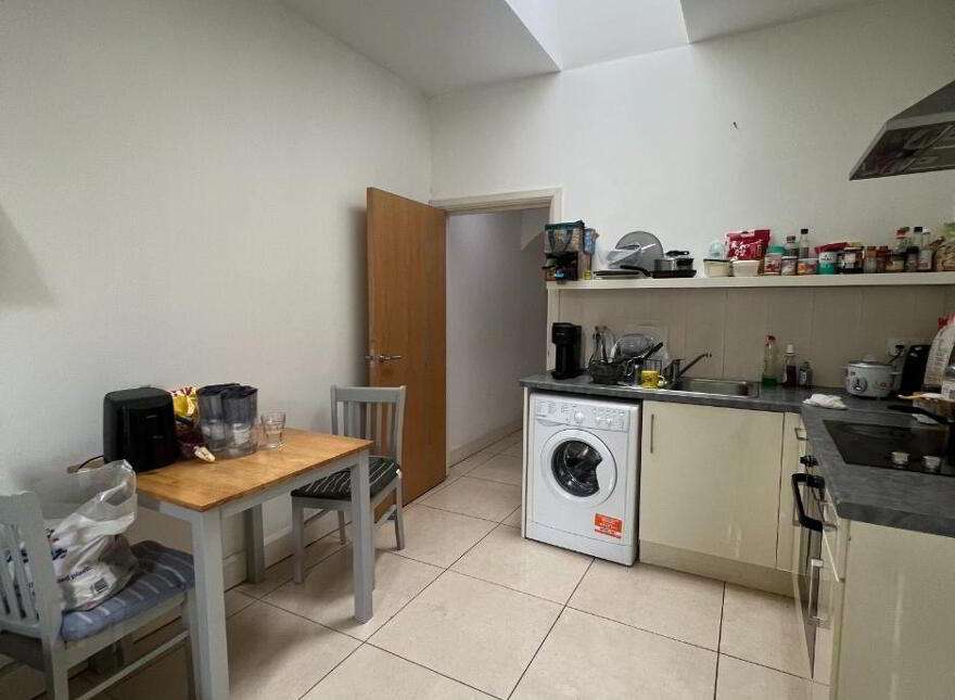 September Start Date, U4, 17 Eglantine Avenue, Belfast, BT9 6DW