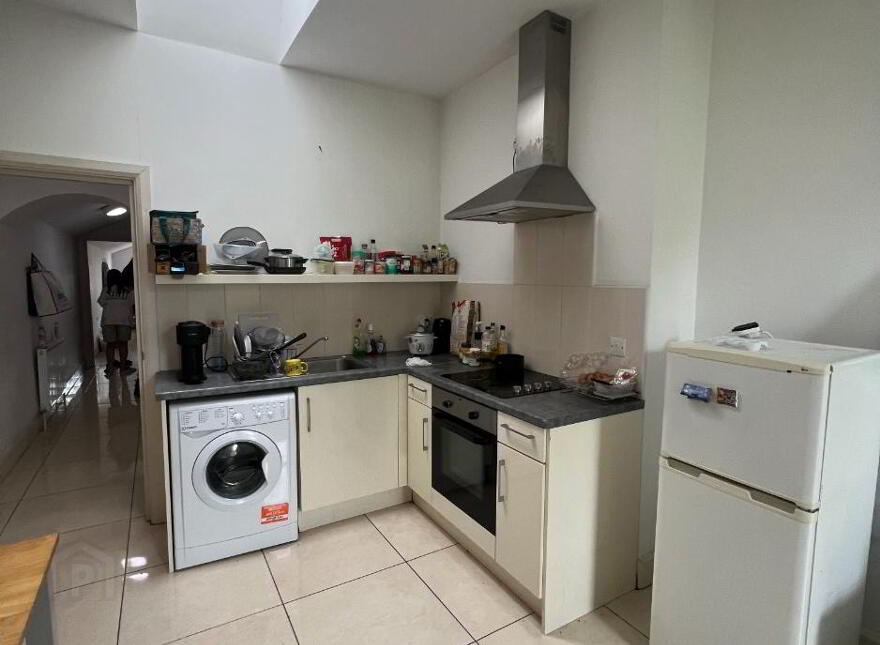 September Start Date, U4, 17 Eglantine Avenue, Belfast, BT9 6DW