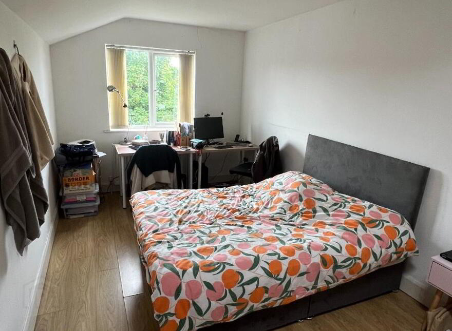September Start Date, U4, 17 Eglantine Avenue, Belfast, BT9 6DW