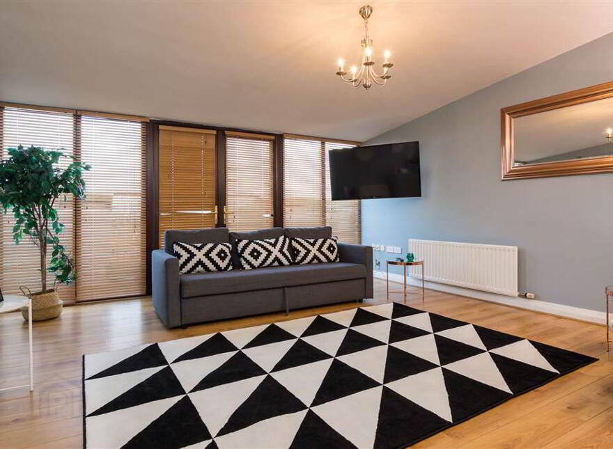 31 Winter Gardens Penthouse, Belfast, BT2 8EP