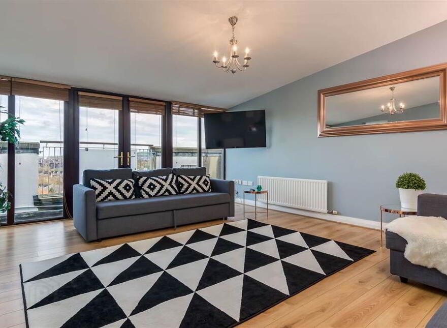 31 Winter Gardens Penthouse, Belfast, BT2 8EP