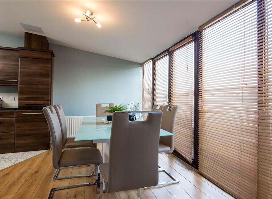 31 Winter Gardens Penthouse, Belfast, BT2 8EP