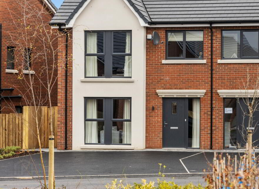 Q4s, Baronsgrange, Carryduff