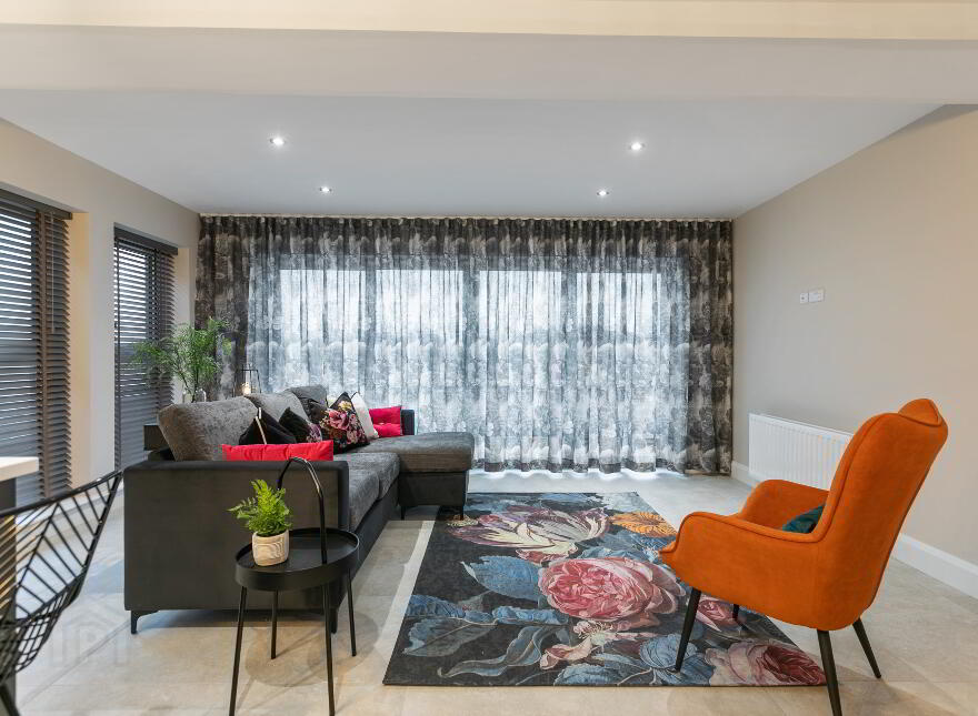 Q4s, Baronsgrange, Carryduff