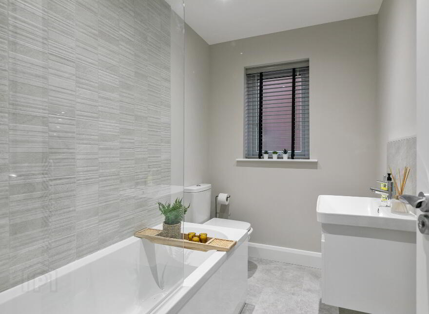 Q4s, Baronsgrange, Carryduff