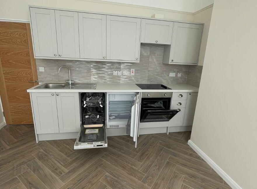 1, 24 South Parade, Belfast, BT7 2GP