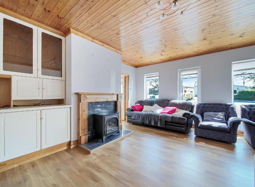 Mevagh House, B&b And Commercial Unit, Milford Road, Carrigart, F92YN59