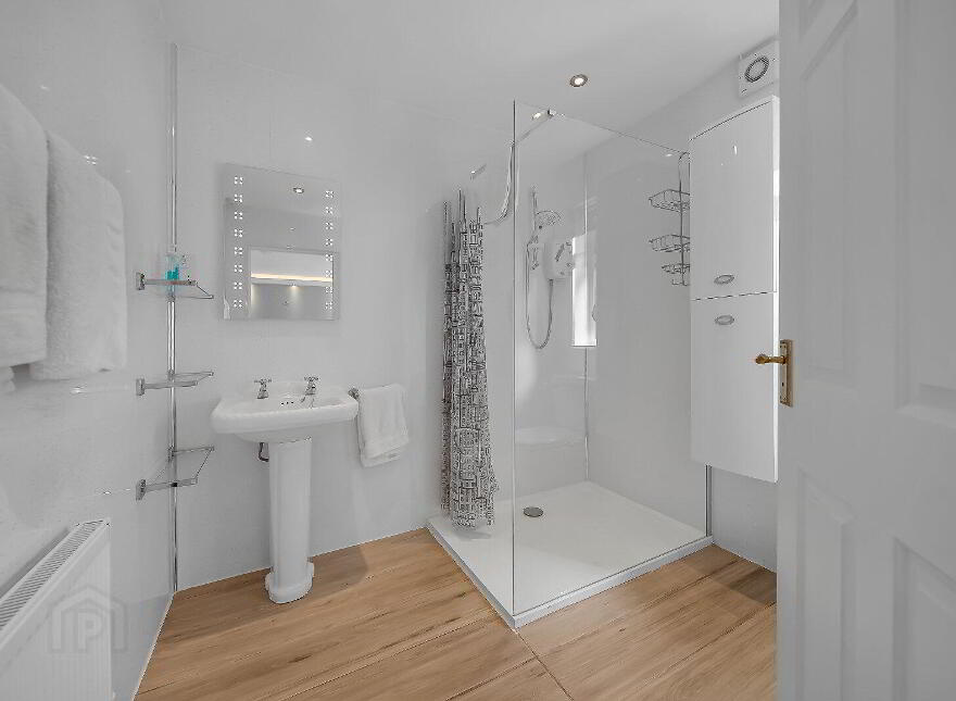 Mevagh House, B&b And Commercial Unit, Milford Road, Carrigart, F92YN59