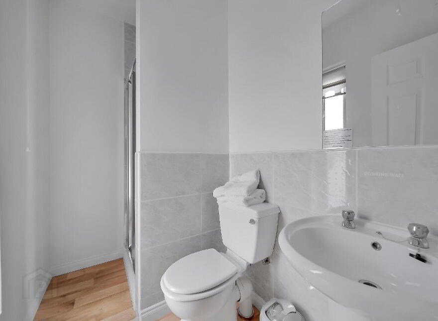 Mevagh House, B&b And Commercial Unit, Milford Road, Carrigart, F92YN59