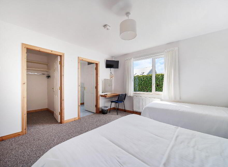 Mevagh House, B&b And Commercial Unit, Milford Road, Carrigart, F92YN59