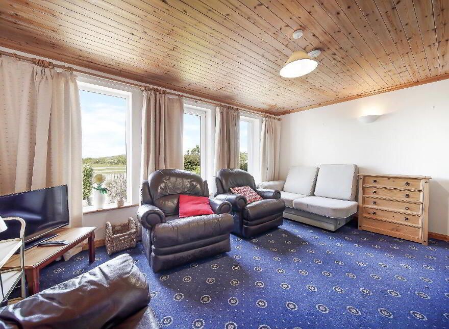 Mevagh House, B&b And Commercial Unit, Milford Road, Carrigart, F92YN59