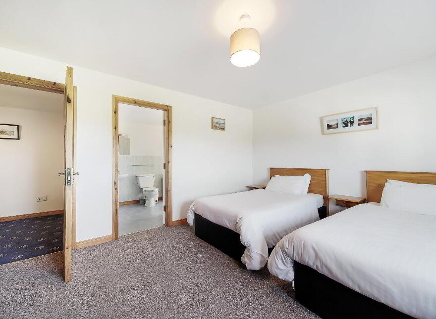 Mevagh House, B&b And Commercial Unit, Milford Road, Carrigart, F92YN59