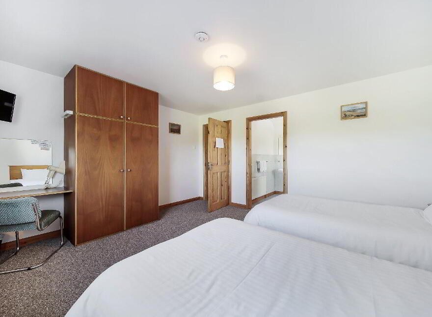 Mevagh House, B&b And Commercial Unit, Milford Road, Carrigart, F92YN59