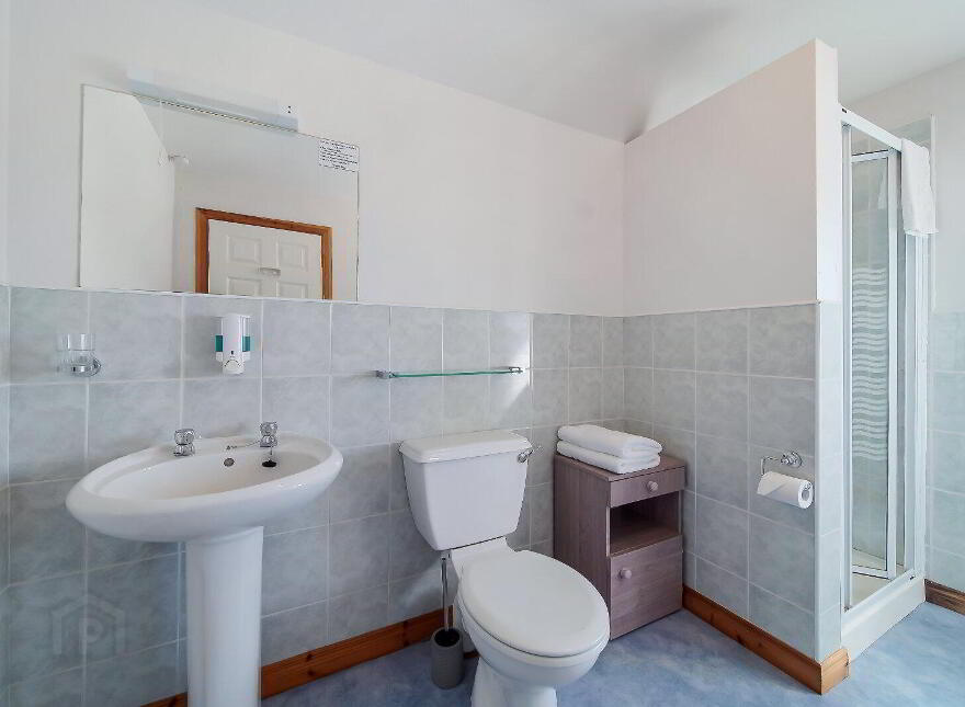 Mevagh House, B&b And Commercial Unit, Milford Road, Carrigart, F92YN59