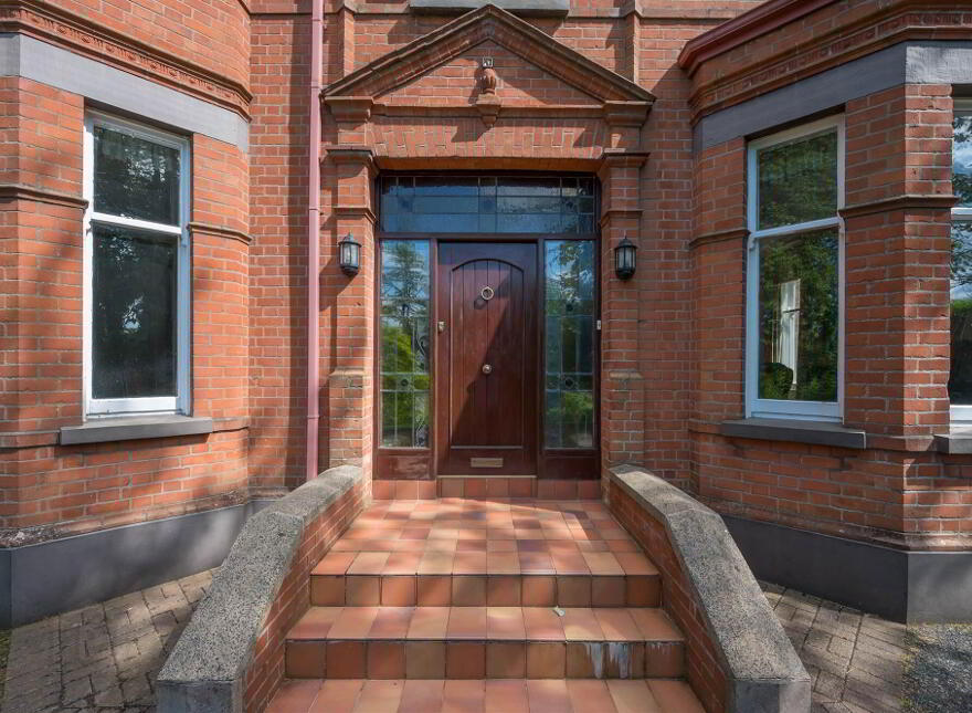 56 Demesne Road, Holywood, BT18 9EX