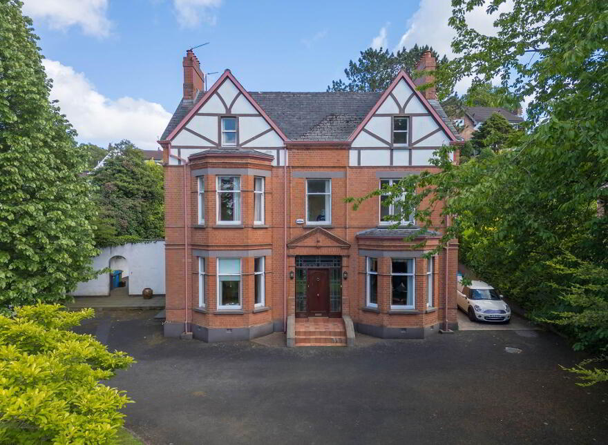 56 Demesne Road, Holywood, BT18 9EX