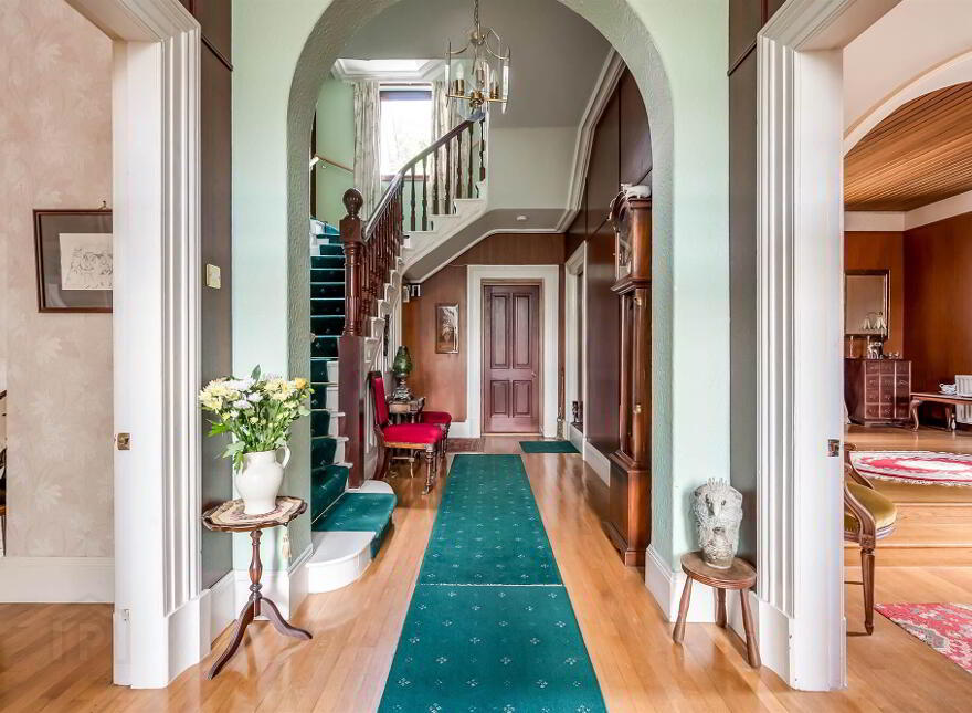 56 Demesne Road, Holywood, BT18 9EX