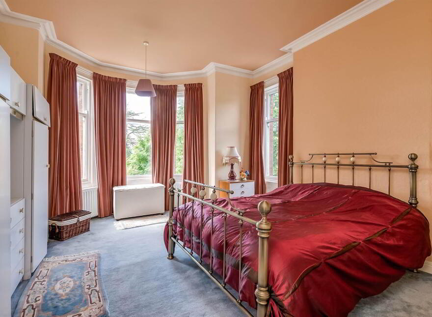 56 Demesne Road, Holywood, BT18 9EX