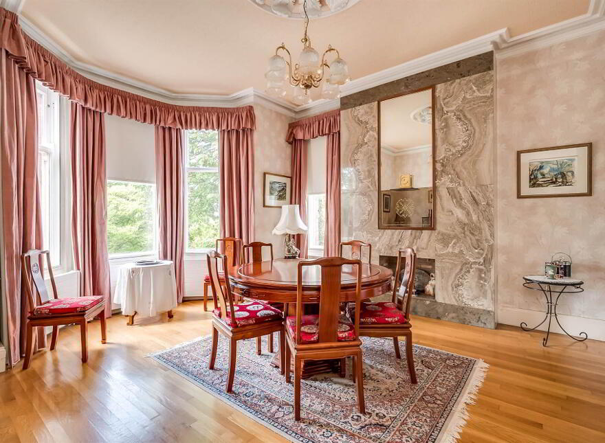 56 Demesne Road, Holywood, BT18 9EX