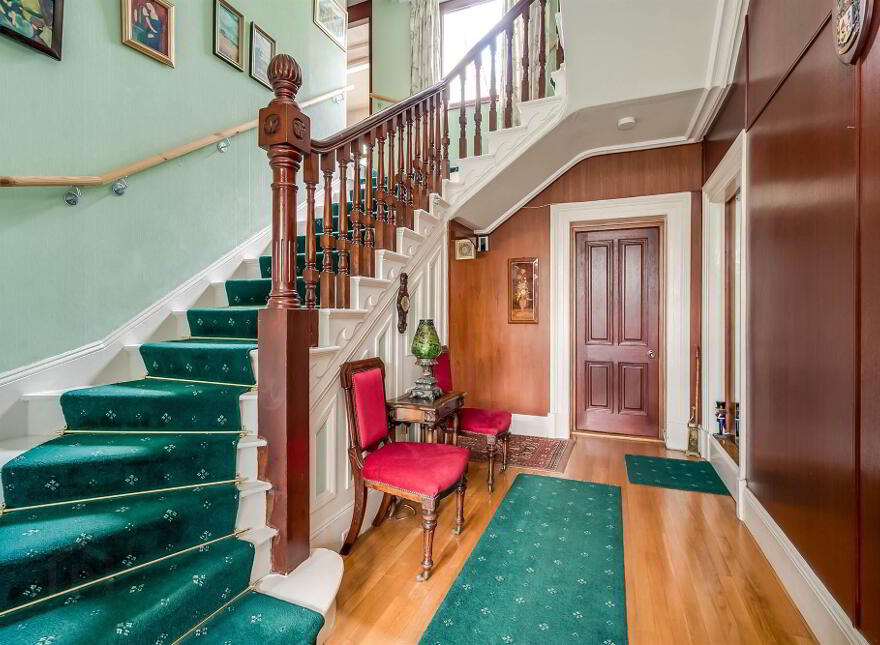 56 Demesne Road, Holywood, BT18 9EX