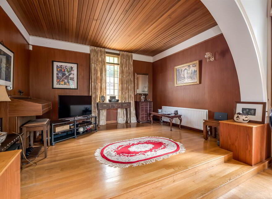 56 Demesne Road, Holywood, BT18 9EX
