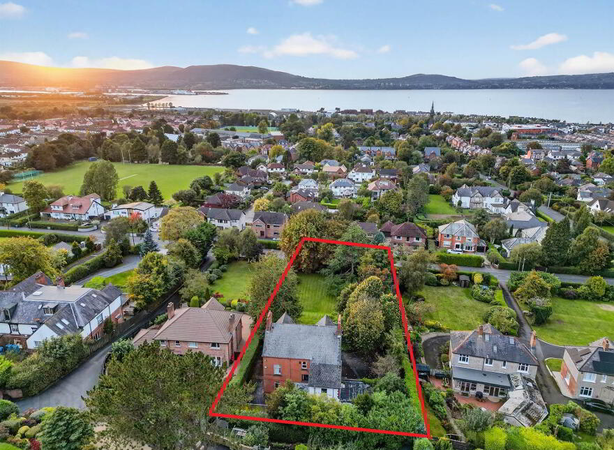 56 Demesne Road, Holywood, BT18 9EX