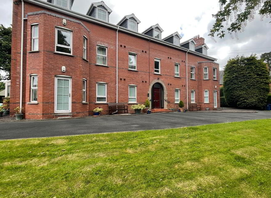 2 Knockdene Manor, 39-41 Knockdene Park South, Belfast, BT5 7AB photo
