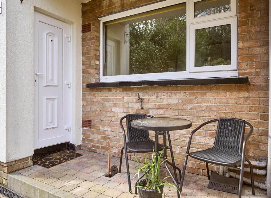 Apt 3, Quarry Court, Helen's Bay, Bangor, BT19 1TY