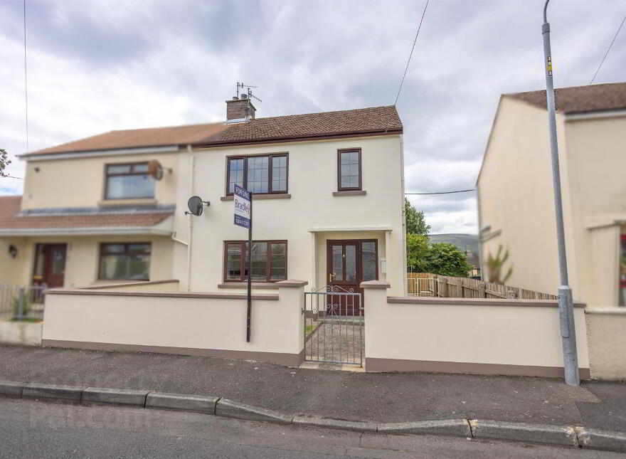 2 Forth Avenue, Warrenpoint, Newry, BT34 3SD photo