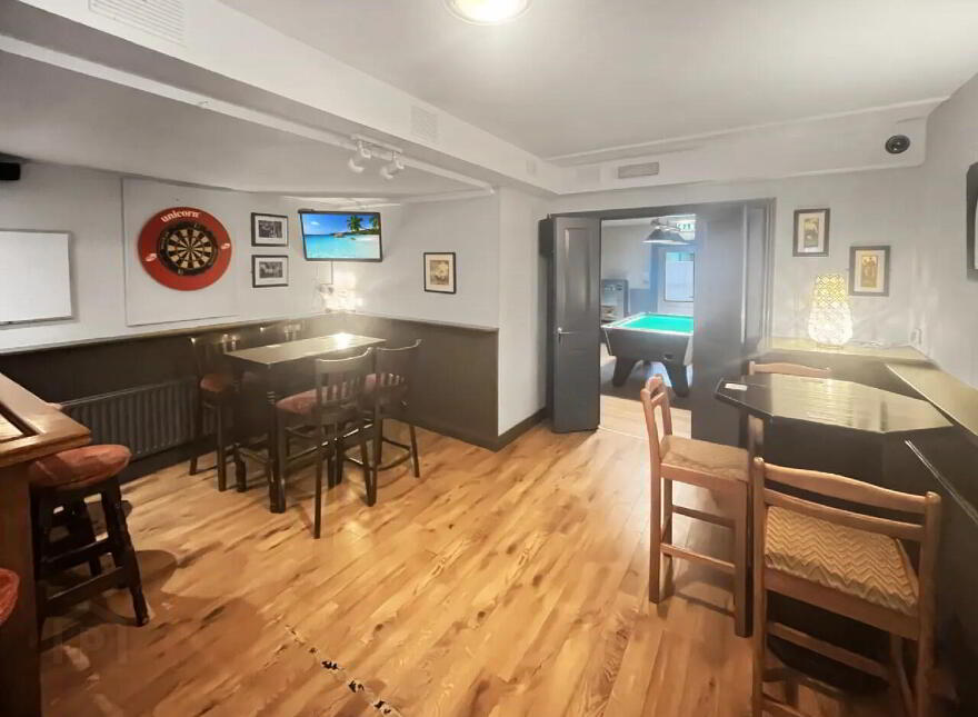 Molly Ban's, Main Street, Borrisokane