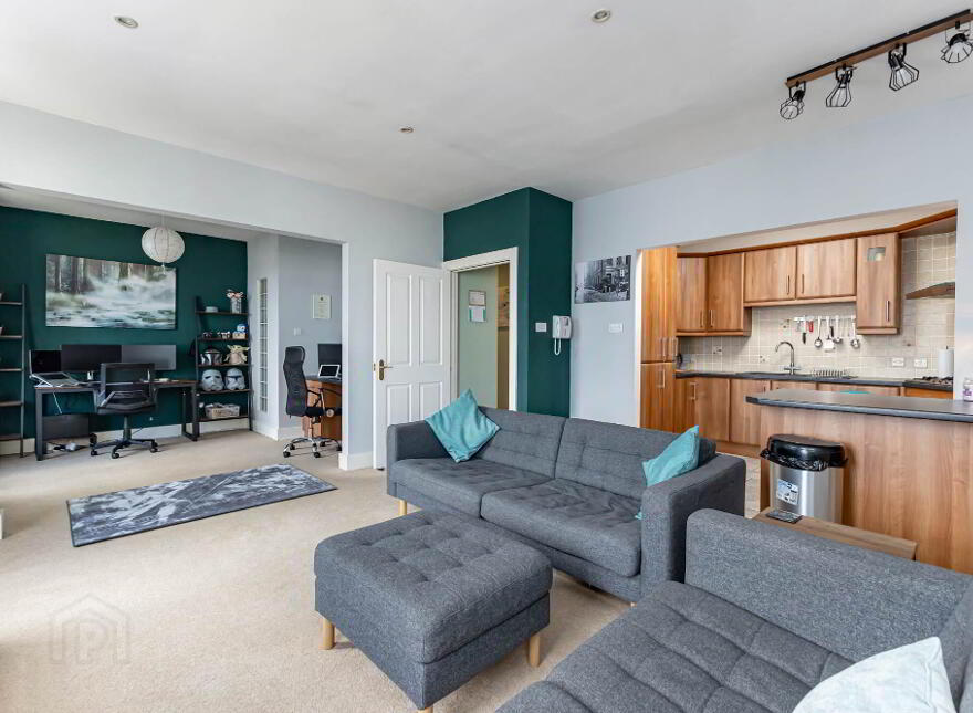 61 Lisburn Square, Lisburn, BT28 1TS