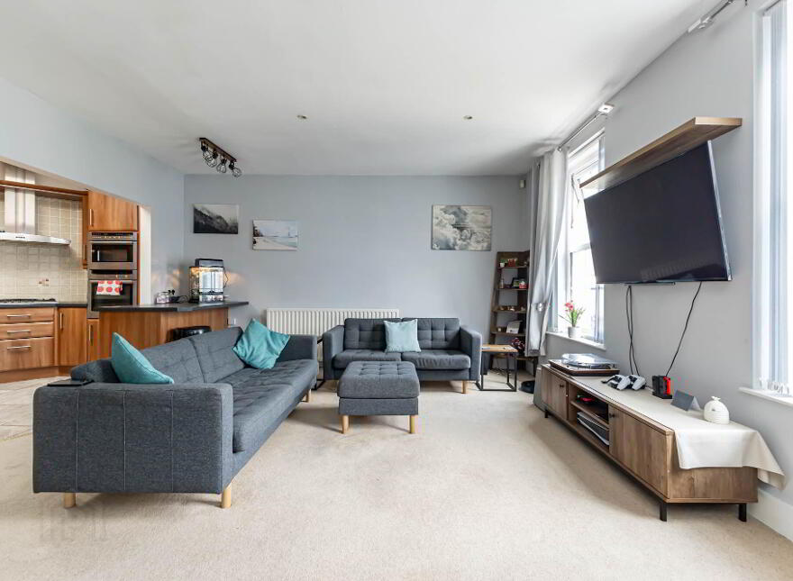 61 Lisburn Square, Lisburn, BT28 1TS