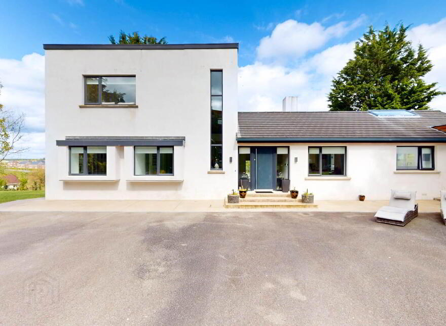 Benbradagh, Chanterhill Road, Enniskillen, BT74 6DE