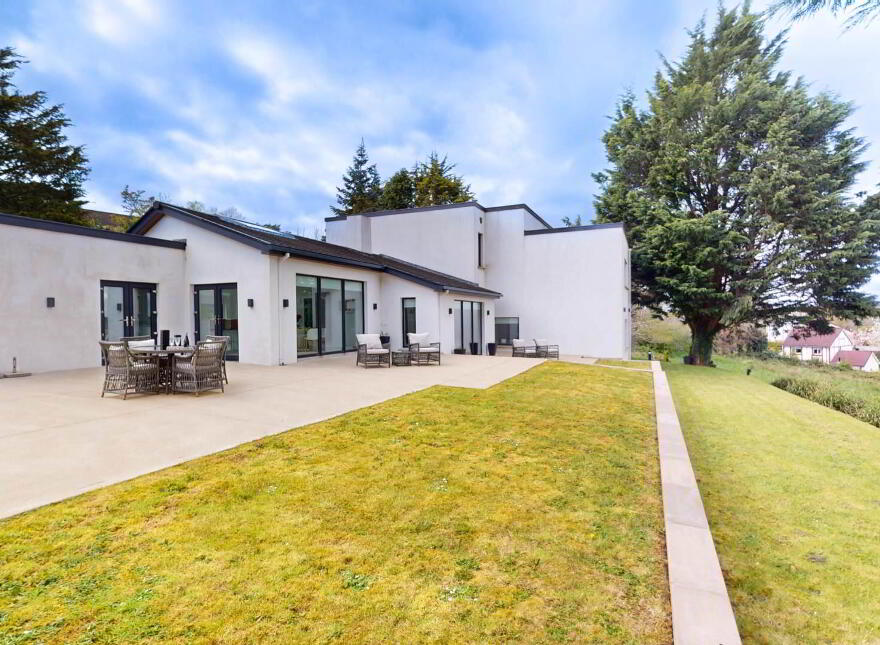 Benbradagh, Chanterhill Road, Enniskillen, BT74 6DE