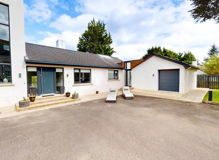 Benbradagh, Chanterhill Road, Enniskillen, BT74 6DE