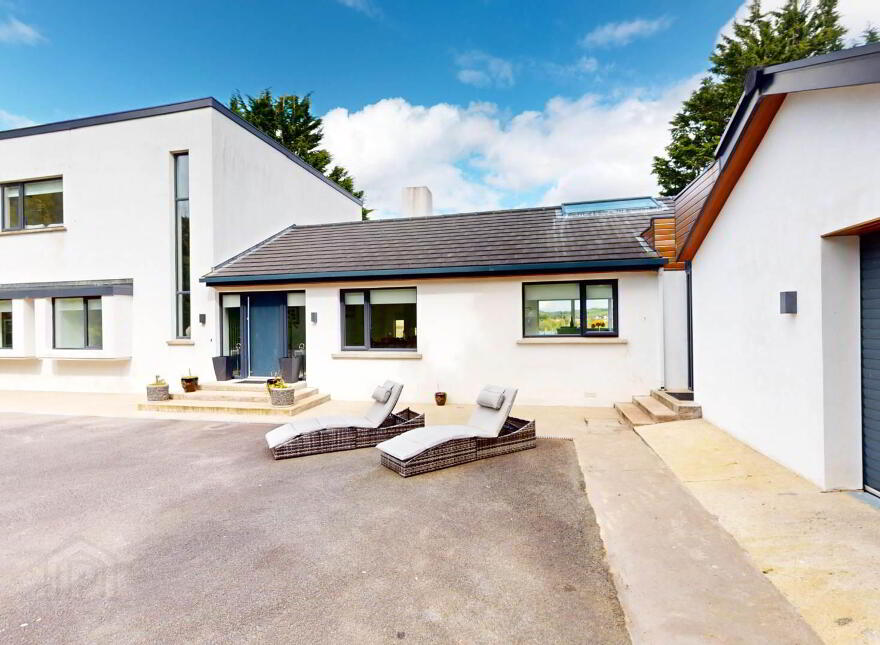 Benbradagh, Chanterhill Road, Enniskillen, BT74 6DE