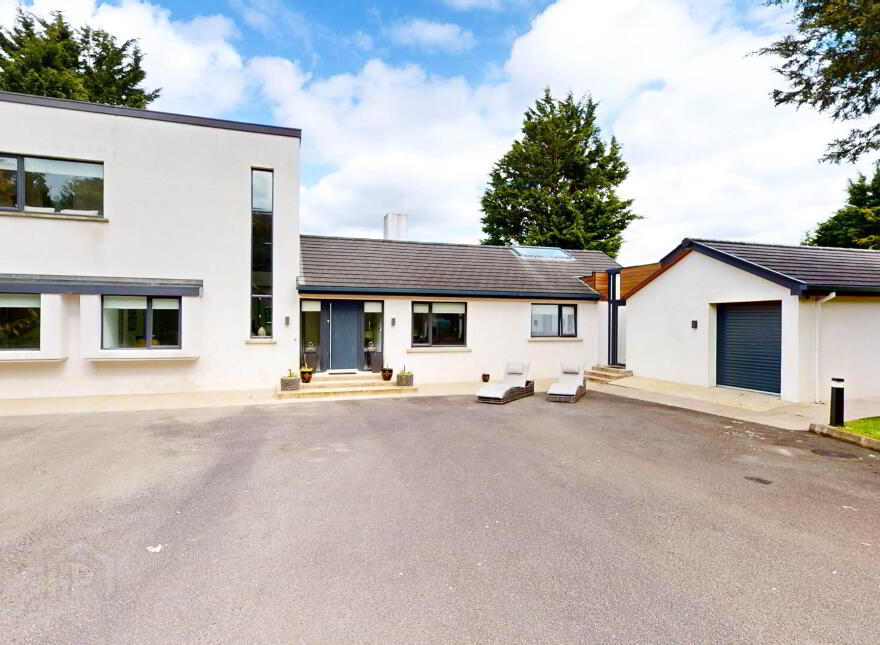 Benbradagh, Chanterhill Road, Enniskillen, BT74 6DE