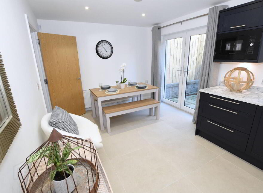 20 Glenwood, Glen Road, Comber, BT23 5FD