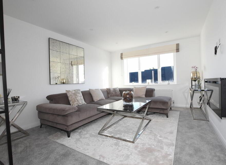 20 Glenwood, Glen Road, Comber, BT23 5FD