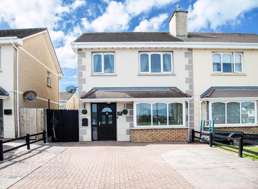 33 An Grianan, Ballinroad, Dungarvan,Waterford, X35PD92 photo