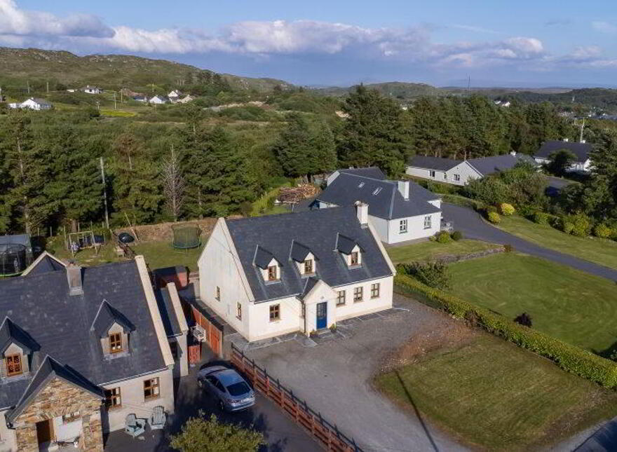 Westport Road, Clifden, H71V242