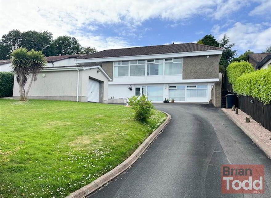 Hawthorn Hill, Larne, BT40 1PW photo