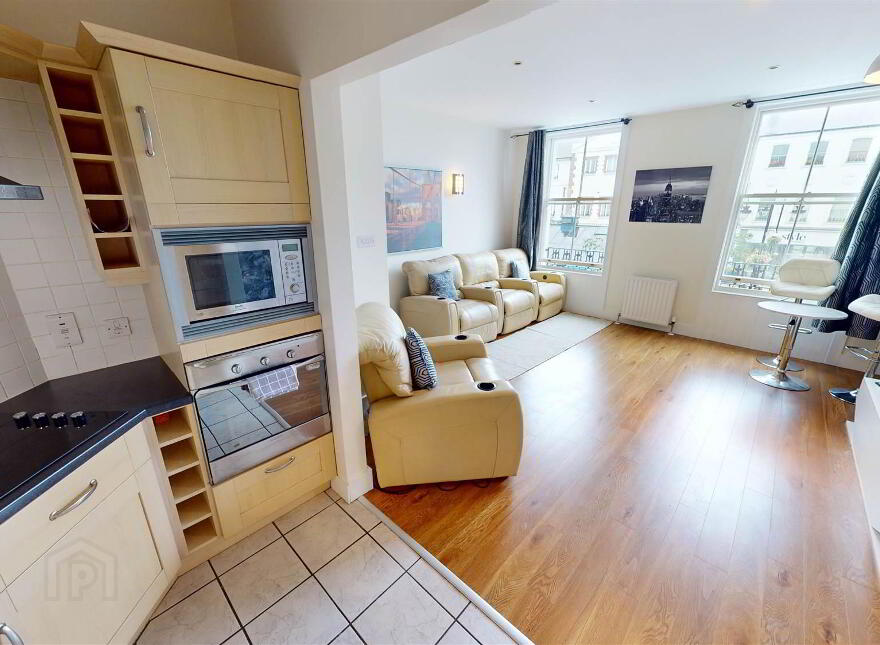 39 Lisburn Square, Lisburn, BT28 1TS