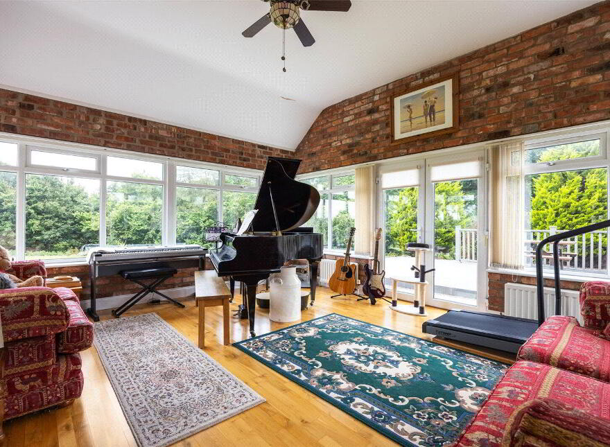 128 Old Ballynahinch Road, Lisburn, BT27 6TH