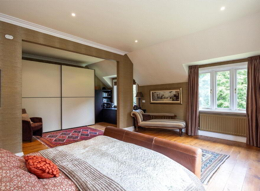 Dundarave, 53 Malone Park, Belfast, BT9 6NN